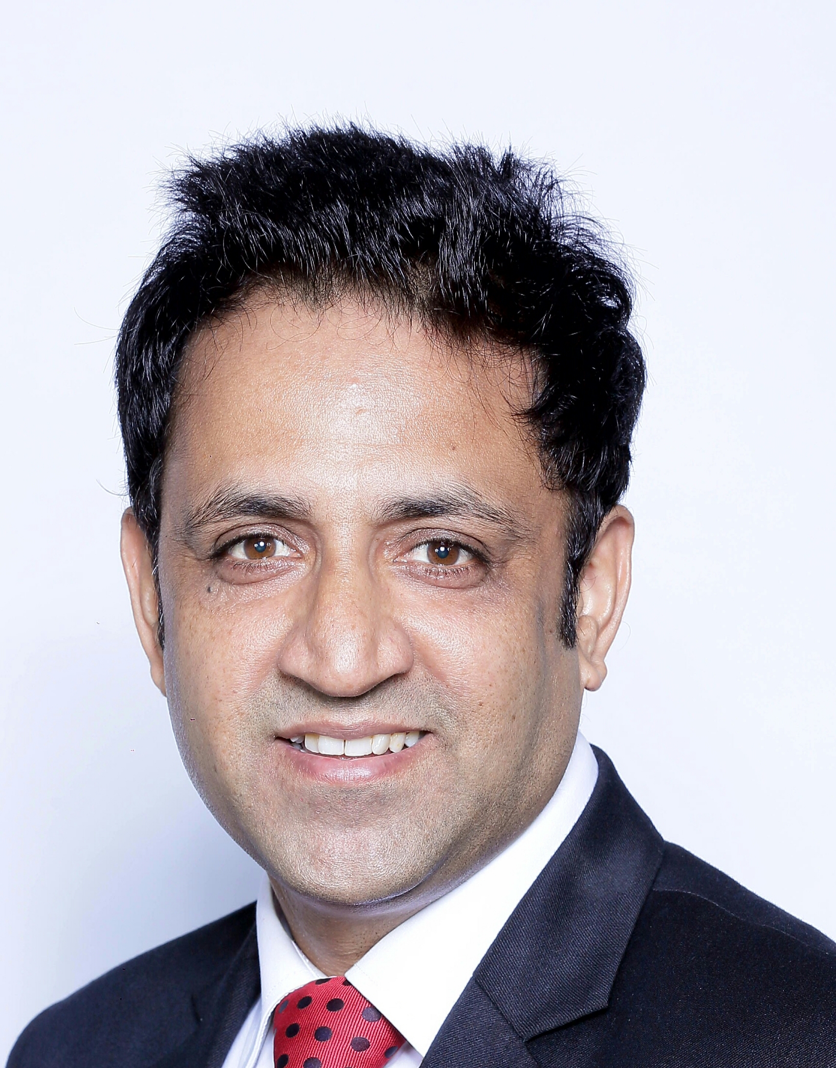 sunil saxena